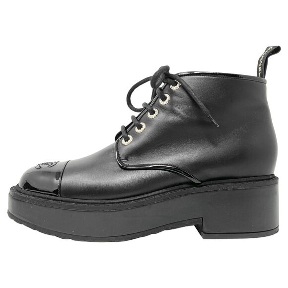 Chanel Black Leather Cap-Toe Platform Boots with Pearl Eyelets – Size 41.5 - Picture 1 of 11